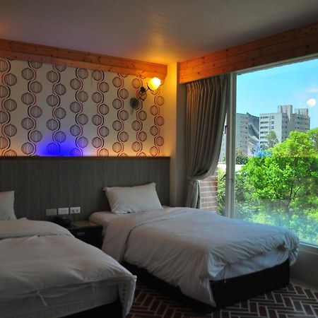 Fly House Backpacker Guesthouse Хуалянь Экстерьер фото