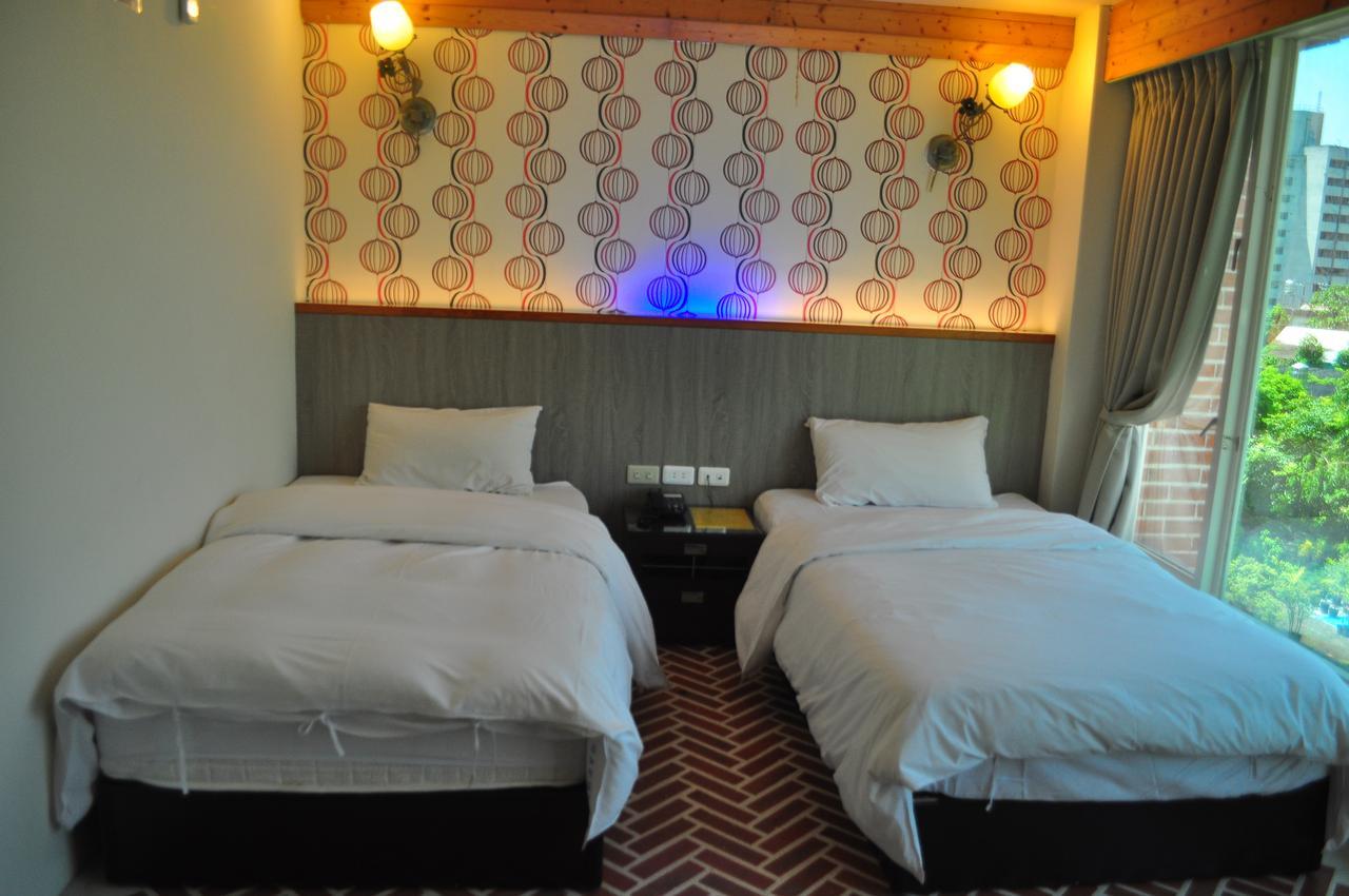 Fly House Backpacker Guesthouse Хуалянь Экстерьер фото