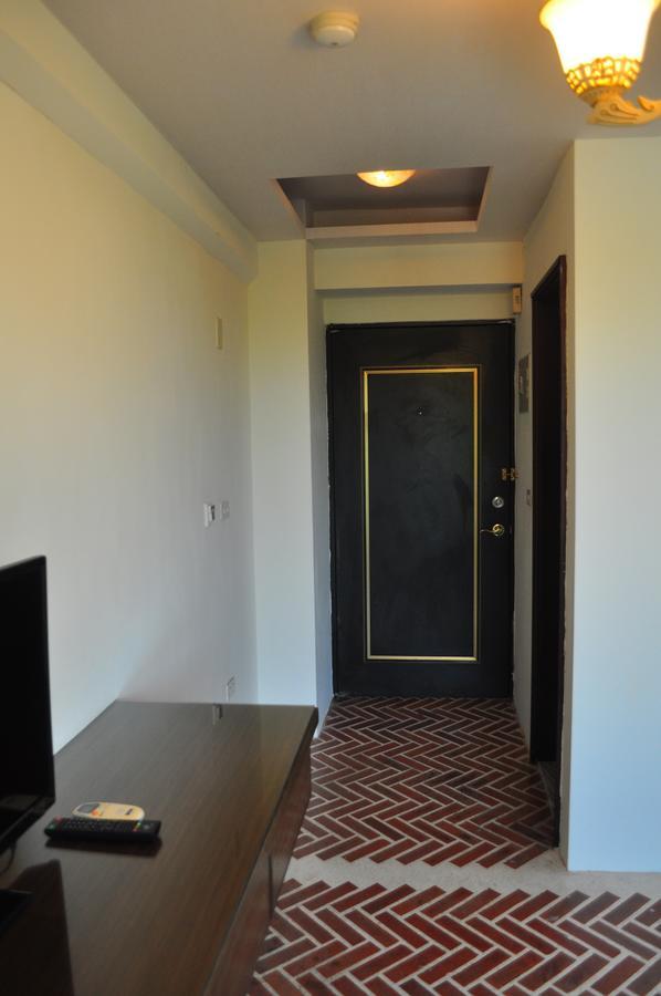 Fly House Backpacker Guesthouse Хуалянь Экстерьер фото